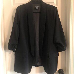 Chelsea & Theodore Woman black fully lined cinched sleeve professional blazer 1X